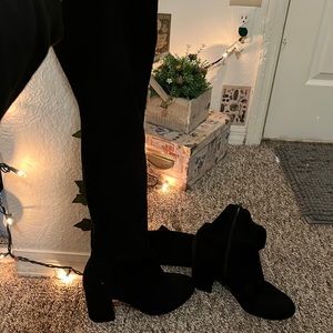 Cute pair of knee high velvet booties. Size 8! Worn twice.